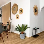 Daire Charming Meets Modern Comfort - T2