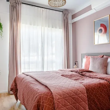 Charming Meets Modern Comfort - T2 Апартаменты *