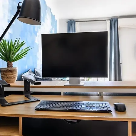 Charming Meets Modern Comfort - T2 *