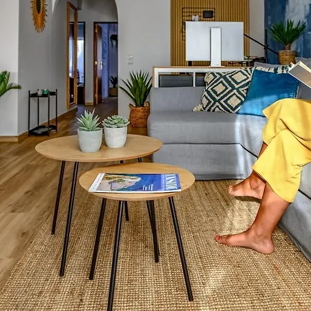 Charming Meets Modern Comfort - T2 Lejlighed