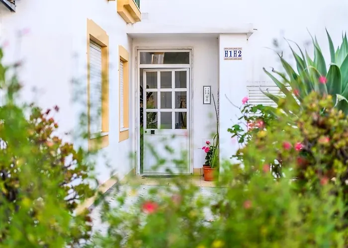 Charming Meets Modern Comfort - T2